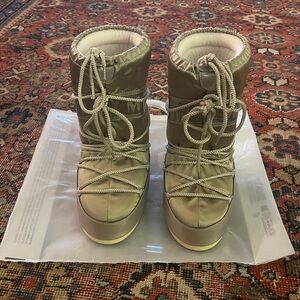 Moon Boot Kids Platinum Winter Boots